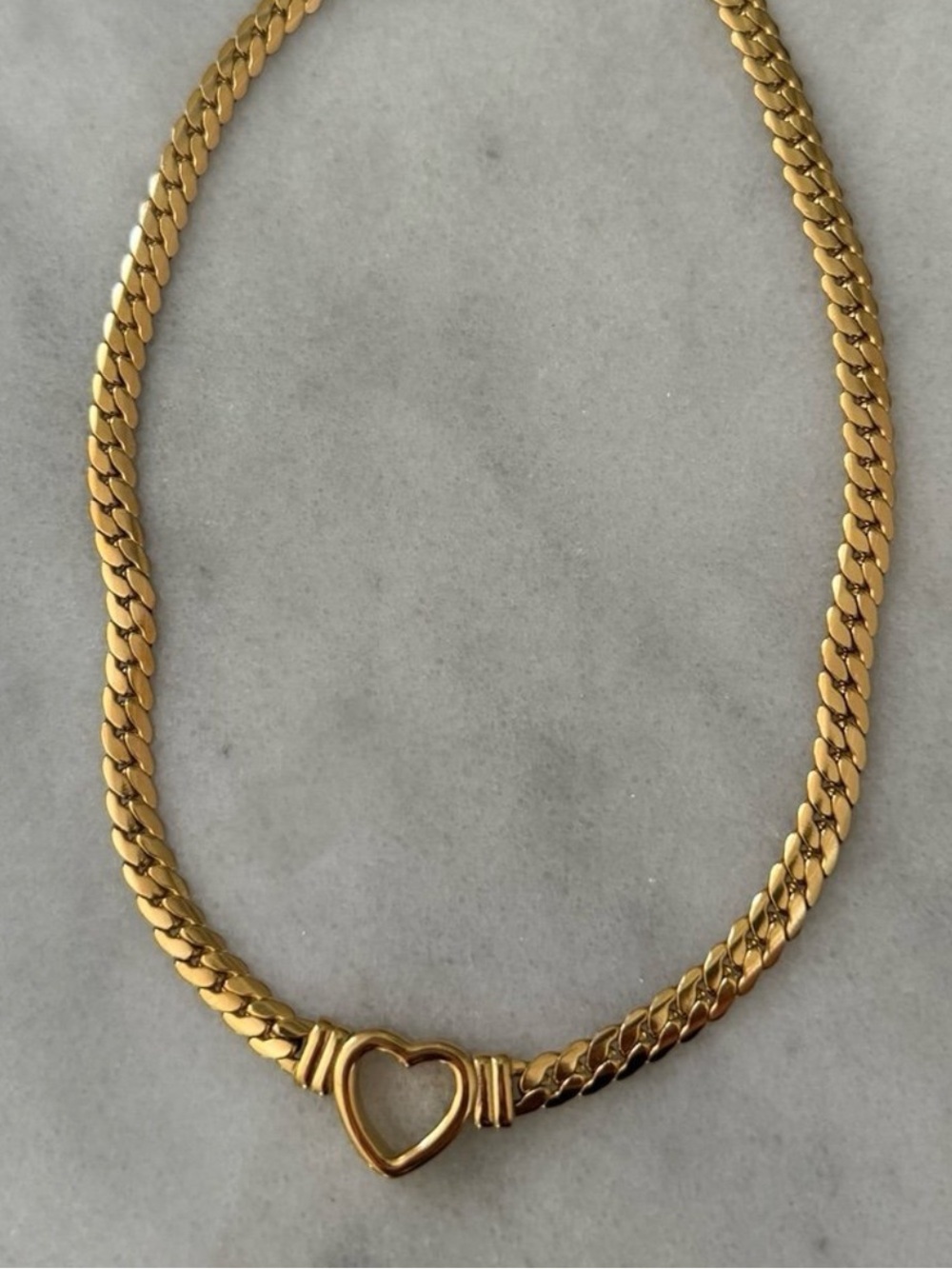 Gold Heart Chunky Chain Link Choker Necklace

 Brand New